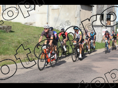 La Jean François Bernard 2023 -  95 et 77kms  Empury Centre du village