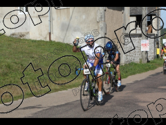 La Jean François Bernard 2023 -  95 et 77kms  Empury Centre du village