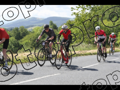 Les 3 cols 2025 plaques de cadres violettes 