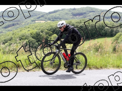 Les Trois Cols 2026  Dossards non identifiés et quelques motos