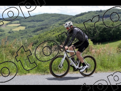 Les Trois Cols 2026  Dossards non identifiés et quelques motos